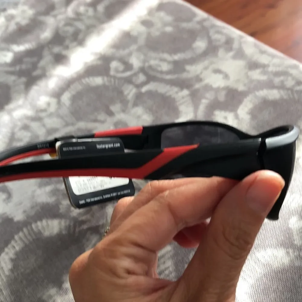 NWT Foster Grant Active sunglasses Black unisex